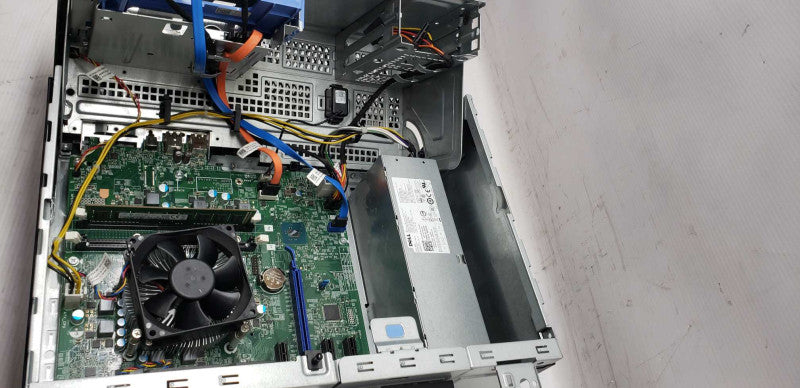 Dell Optiplex 3040 i5-6500 @ 3.20ghz / 4gb ram / See notes #