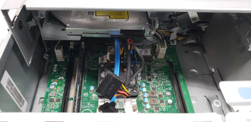 Dell Inspiron 3656 AMD A10-8700P @ 1.82 ghz / Radeon R6 / 8gb ram  #