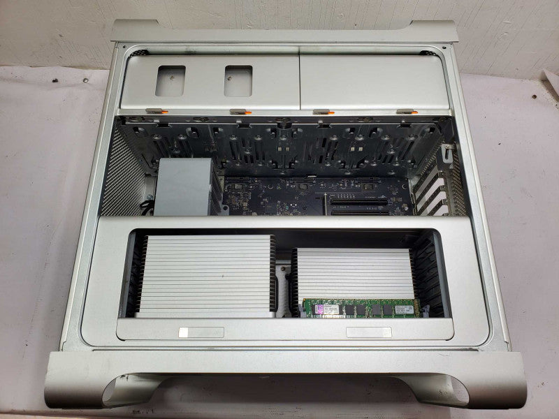 Apple Mac Pro 2010 A1289, 2x2.4GHz Quadcore Xeon 32GB DDR3, No GPU |