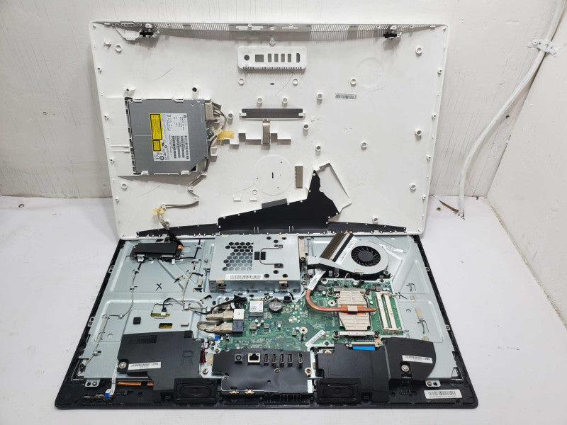HP Pavilion TPC-Q017-23 AIO 27\\" No RAM No HDD (READ) |