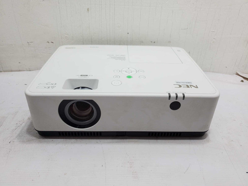 NEC ME402X Projector HDMI/VGA inputs, 2040 Lamp Hours |