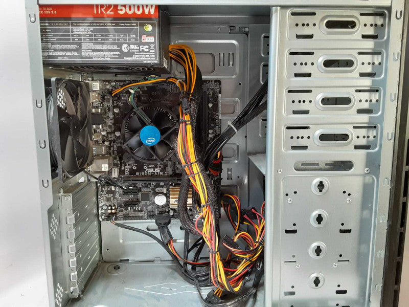 Custom/Asus Tower PC, Core I7-6700 3.4GHz, 8GB DDR4, No HDD/Caddies _