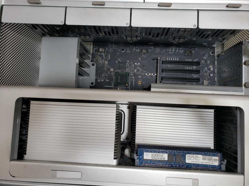 Apple Mac Pro 2xQuad-core Xeon@2.26GHz 16GB DDR3 GeForce GT120 [