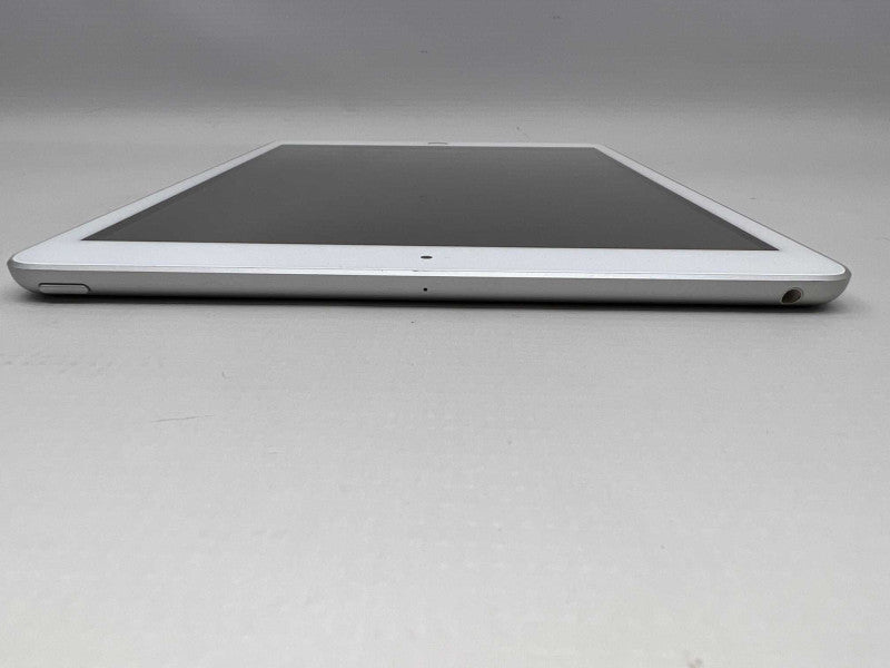 iPad (7th Generation 32GB Wi-Fi Silver  -