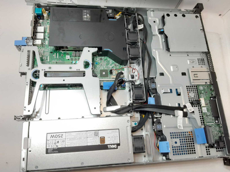 Dell powerEdge R230, Xeon E3-1220v5 3.0GHz, 0GB DDR4, No RAID, 3.5\\" _