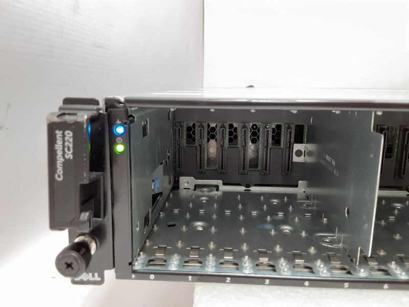 Dell Compellent SC220 24x 2.5\\" Bays Storage array, 2x PSU, 2x Compellent SC2 _