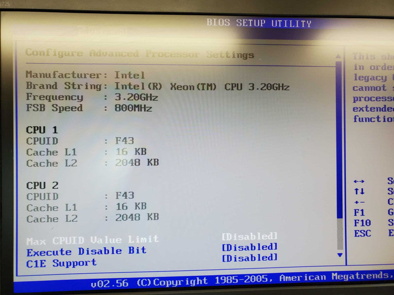 Intel Server SC5275-E 2x Xeon @ 32 GHz 4GB 4x 3.5\\" No HDD (