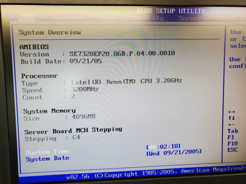 Intel Server SC5275-E 2x Xeon @ 32 GHz 4GB 4x 3.5\\" No HDD (