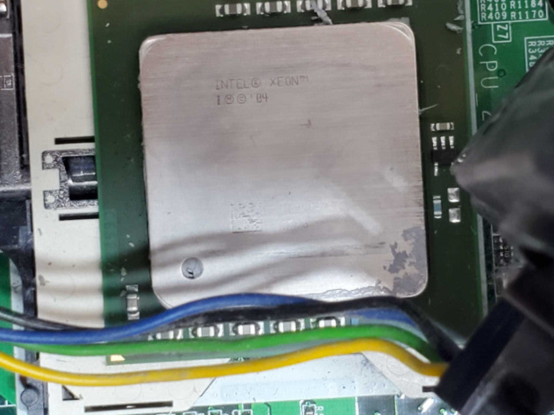 Intel Server SC5275-E 2x Xeon @ 32 GHz 4GB 4x 3.5\\" No HDD (
