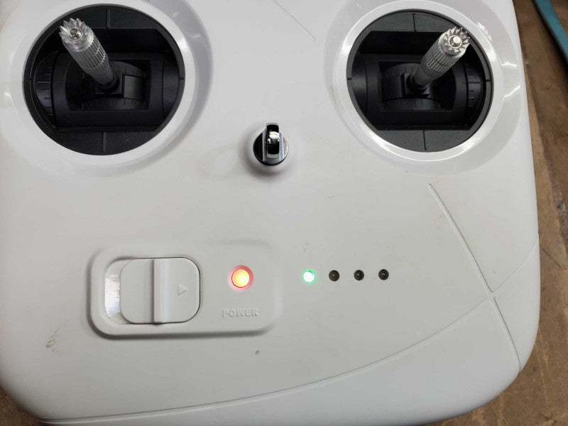 DJi W321 Phantom 3 Quadcopter Camera Drone w/Controller GL358WA for Part AS-IS )