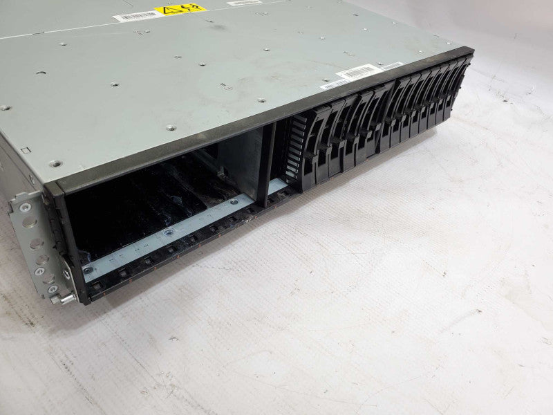 IBM 2078-124 Storwize V5000 Gen2 SFF Dual Controller No HDD 24x 2.5\\" Bays )