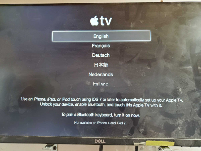 Apple TV 3rd Generation Streamer 1080P A1469 w/ Remote & Power cord )