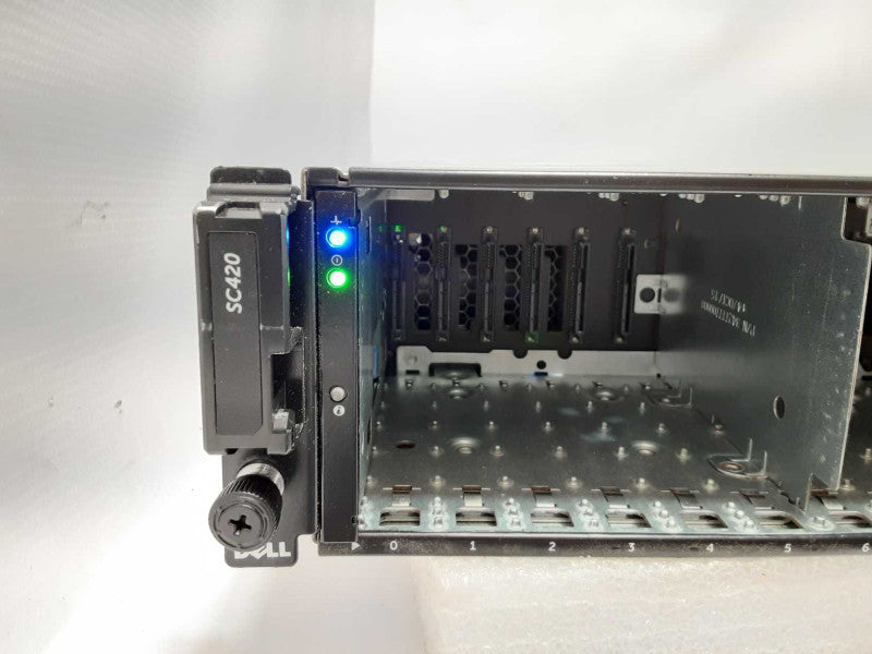 Dell SC420 Expansion Enclosure 24x 2.5\\" SAS Bays 2x 12G-SAS-4, 2x PSU _