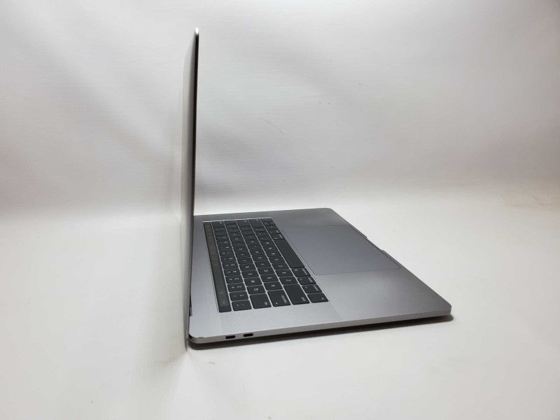 Apple Macbook Pro 15â 2016 Core i7-6700HQ @ 2.6 GHz 16GB 256SSD Radeon 450 2GB (