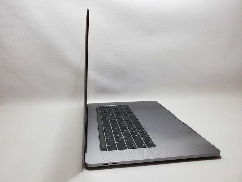 Apple Macbook Pro 2017 15\\" A1707 Core i7-7700HQ 2.8GHz 16GB 250GB SSD (