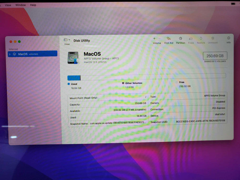 Apple Macbook Pro 2017 15\\" A1707 Core i7-7700HQ 2.8GHz 16GB 250GB SSD (