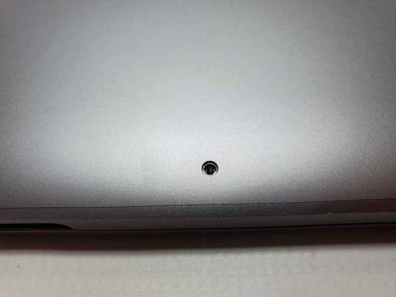 Apple Macbook Pro 2017 15\\" A1707 Core i7-7700HQ 2.8GHz 16GB 250GB SSD (