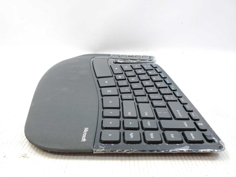 Microsoft Sculpt Ergonomic Keyboard Black / Wireless USB / Cushioned Palm Rest (