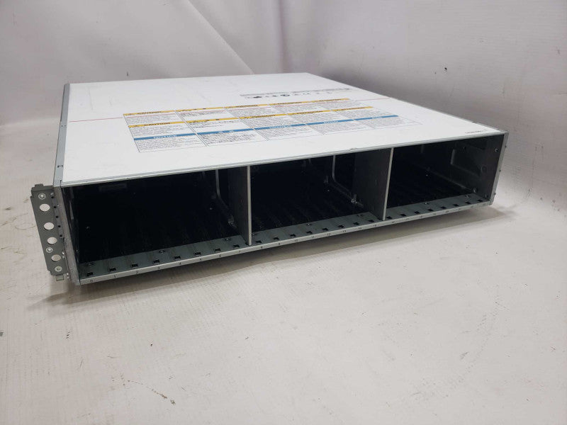 Hitachi R0397-F0101-01H8E Box Storage Array 3285196-A [