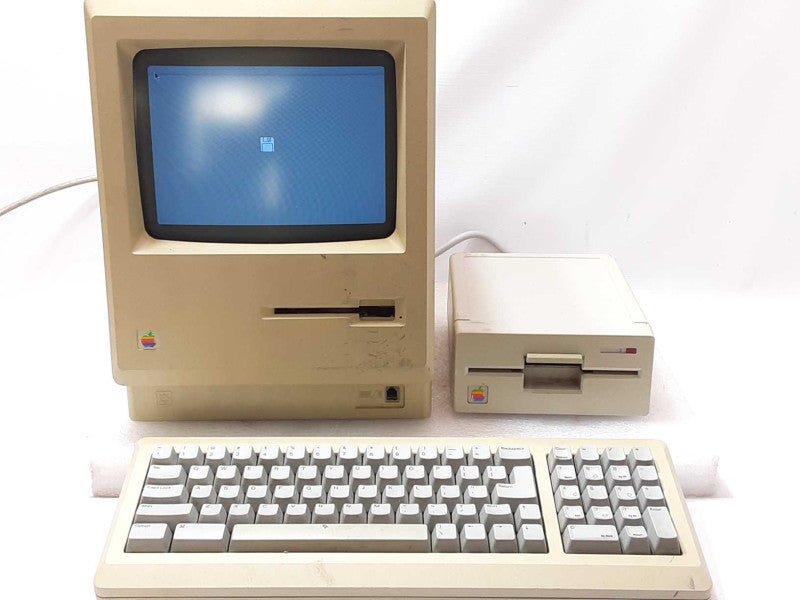 1984 APPLE MACINTOSH  M0001 RARE,  with keyboard and external drive, Read _