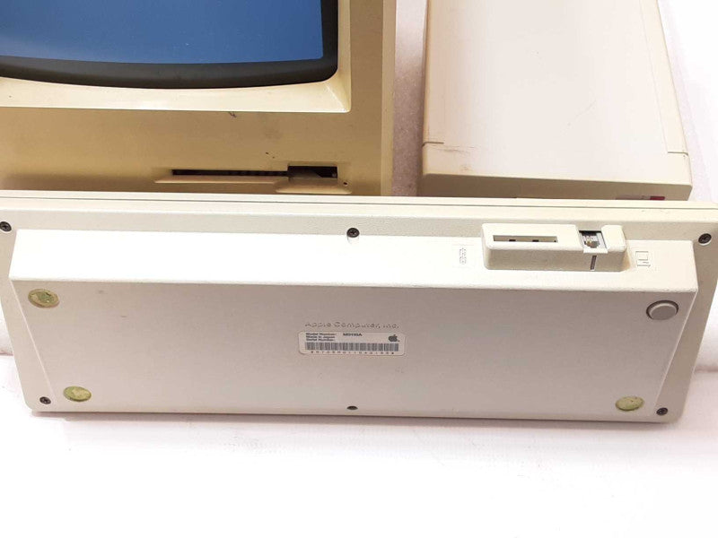 1984 APPLE MACINTOSH  M0001 RARE,  with keyboard and external drive, Read _