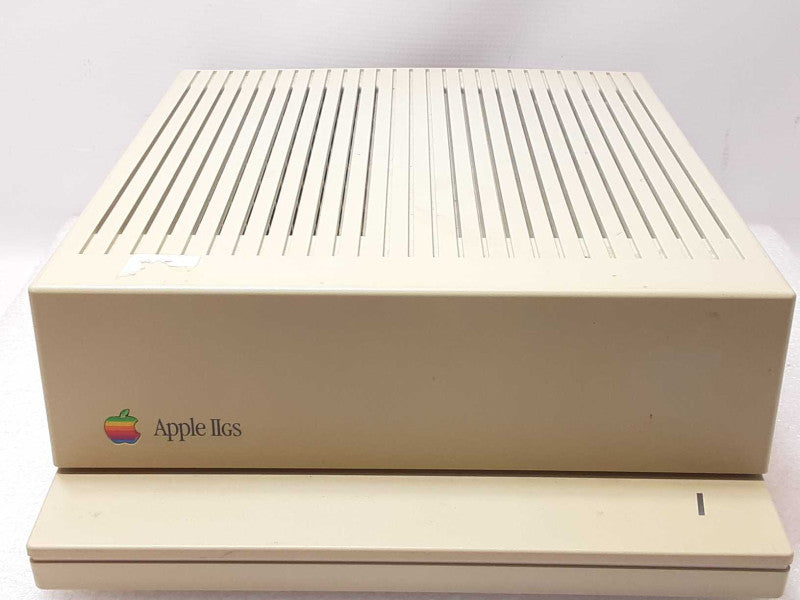 Vintage Apple IIGS Computer A2S6000 Computer - Powers On, AS-IS _