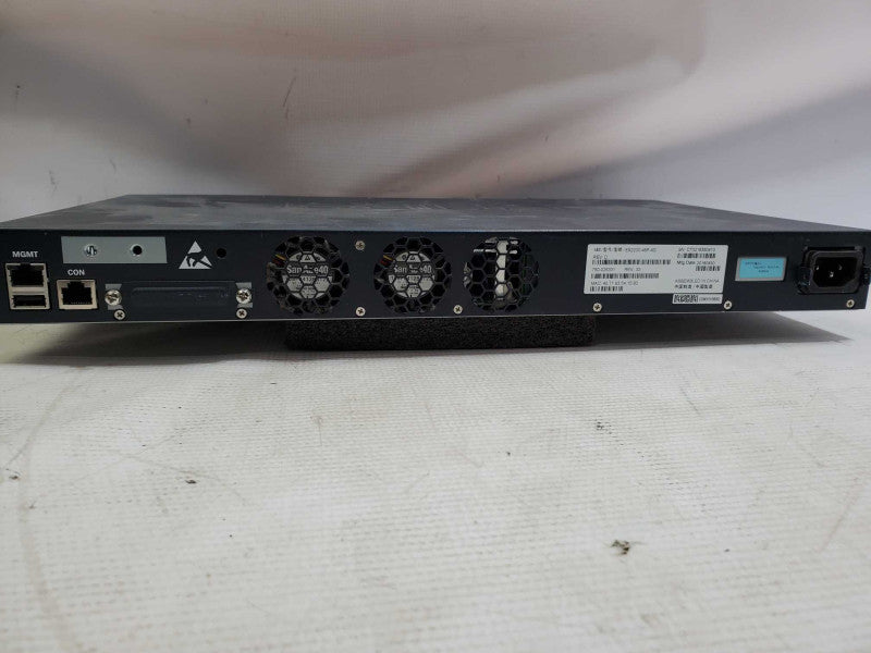 Juniper Networks EX2200-48P-4G 48 Port Ethernet Switch )