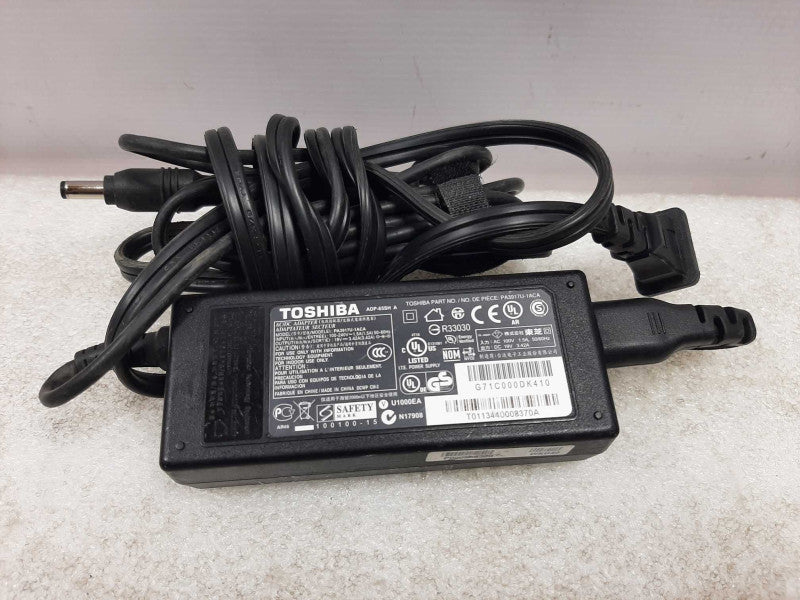 Toshiba PA3917U-1ACA Laptop\\'s Power Adapter AC Adapter. ~