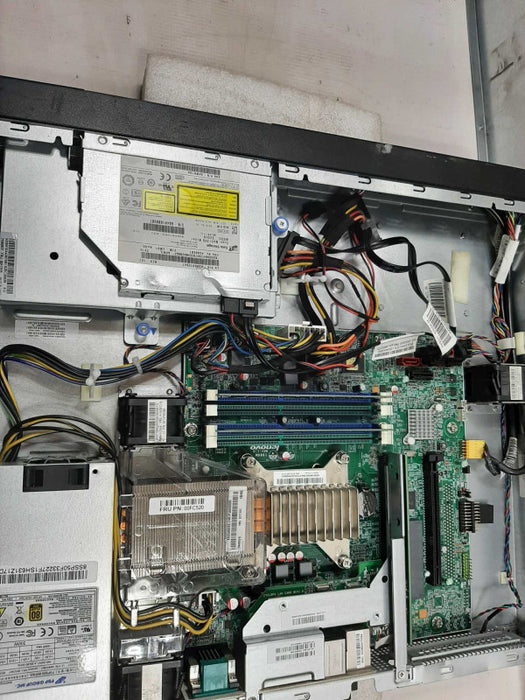 Lenovo ThinkServer RS140 Intel Xeon i3-4150 3.5GHz DC/8GB, NO HDDs ~