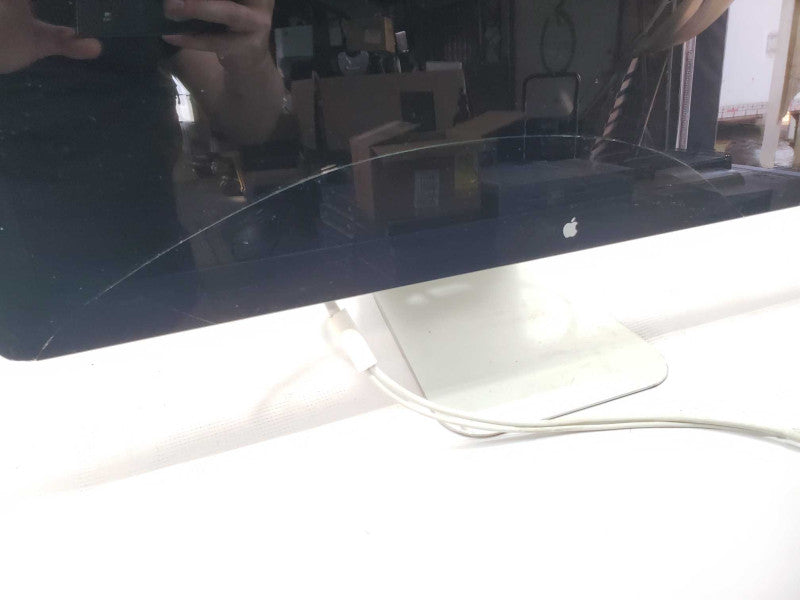 Apple A1316 27\\" Cinema Display (BROKEN GLASS) |