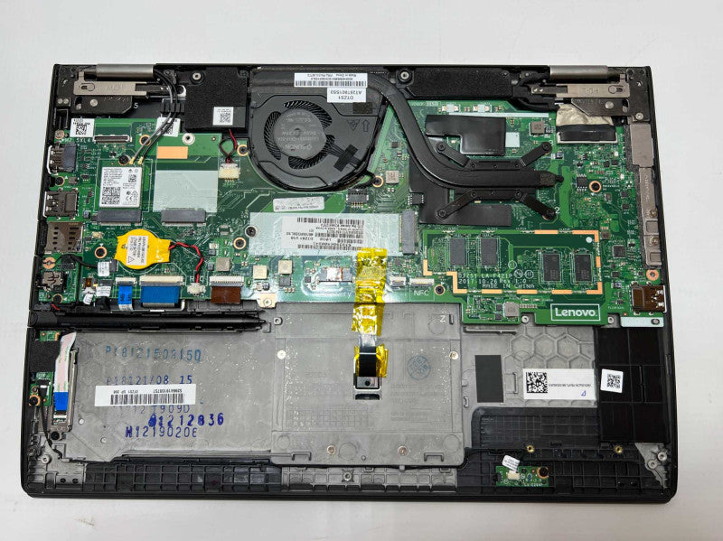 Lenovo Yoga X380 with i7-8550U CPU & 16GB RAM  READ