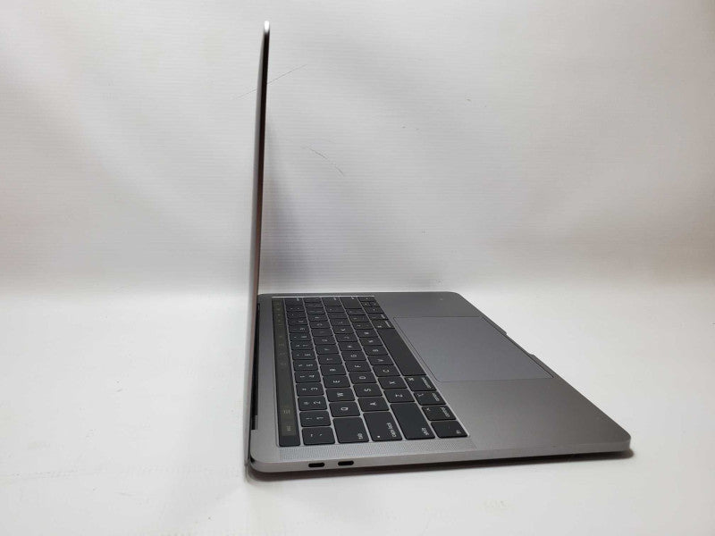 Macbook Pro 2018 13\\" w/ Touch Bar Core i7-8859U @ 2.7 GHz 16GB 250GB SSD (