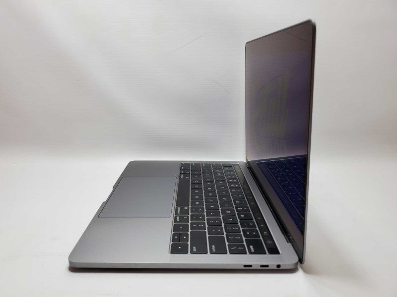 Macbook Pro 2018 13\\" w/ Touch Bar Core i7-8859U @ 2.7 GHz 16GB 250GB SSD (