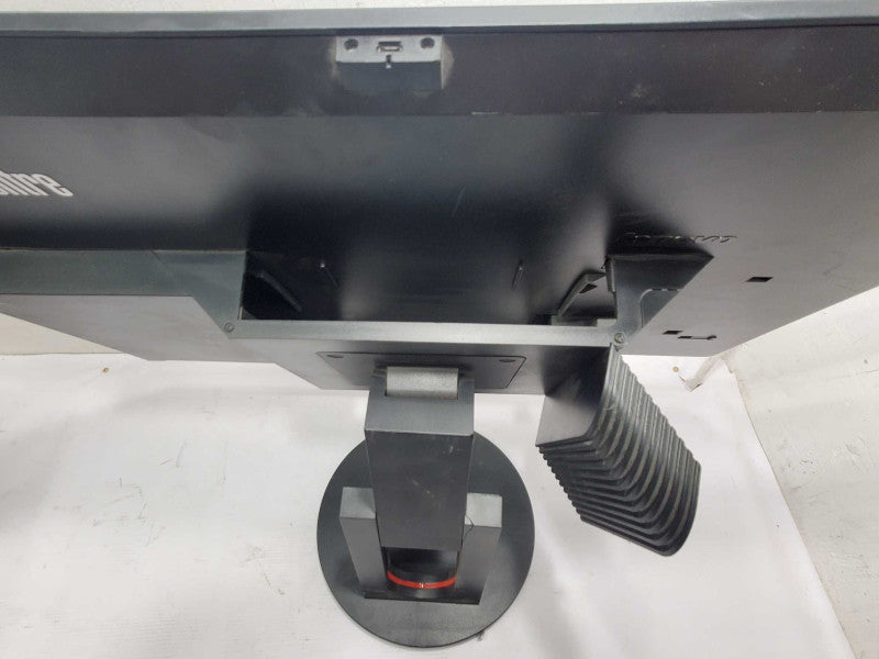Lenovo ThinkCentre 23\\" USFF Monitor 10DQD (USFF Not Included) |
