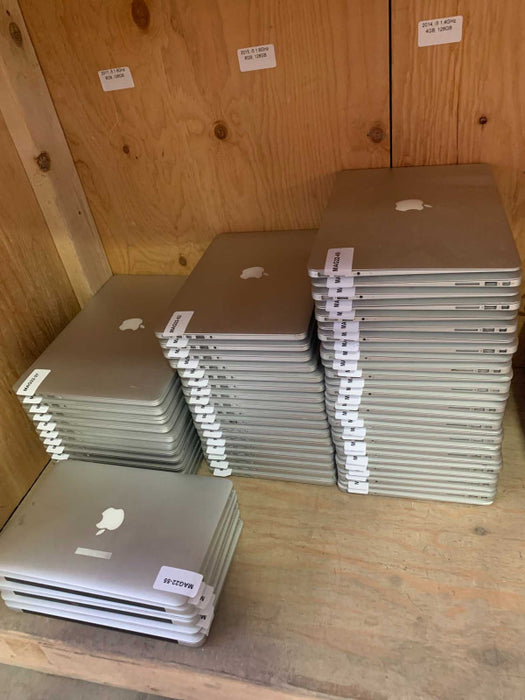 (MAG22-62) 62x Apple_Macbooks