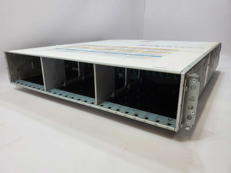 HITACHI EXPANSION ARRAY R0397-F0101, 2x PSU, 2x Ctrl, 24x 2.5\\" No HDD (