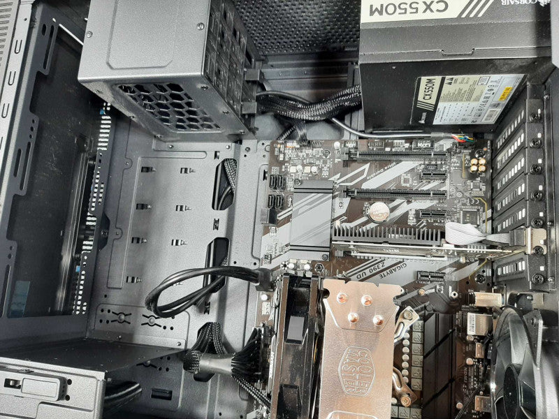 GIGABYTE Z390 UD LGA 1151, i7-9700K 3.6 GHz 8C/32GB DDR4, nVidia GT710, NO HDD ~