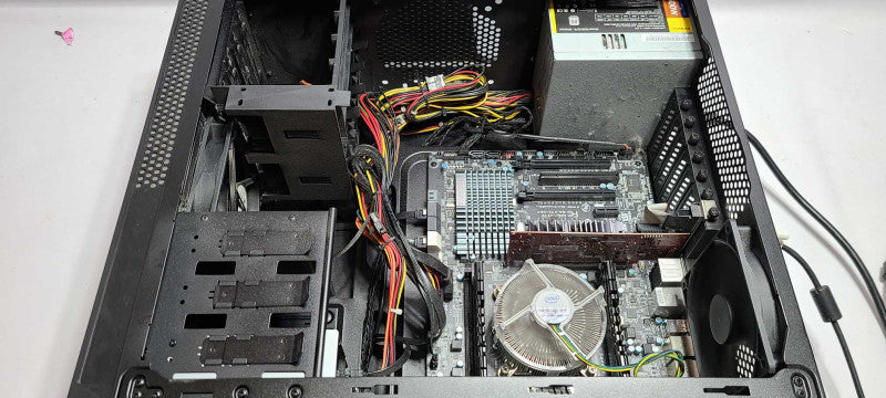 Custom PC Gigabyte X79-UD3 I7-4930K 3.8Ghz 16GB RAM Asus AMD Radeon EAH5450 $