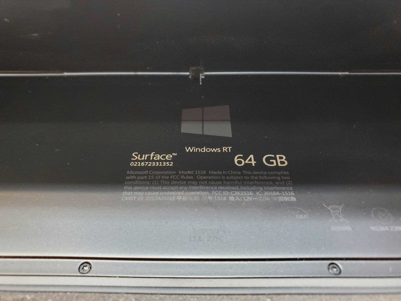 Microsoft Surface RT 1516 TEGRA 3 @ 1.3GHz 2GB RAM 64GB Flash w/Keyboard (