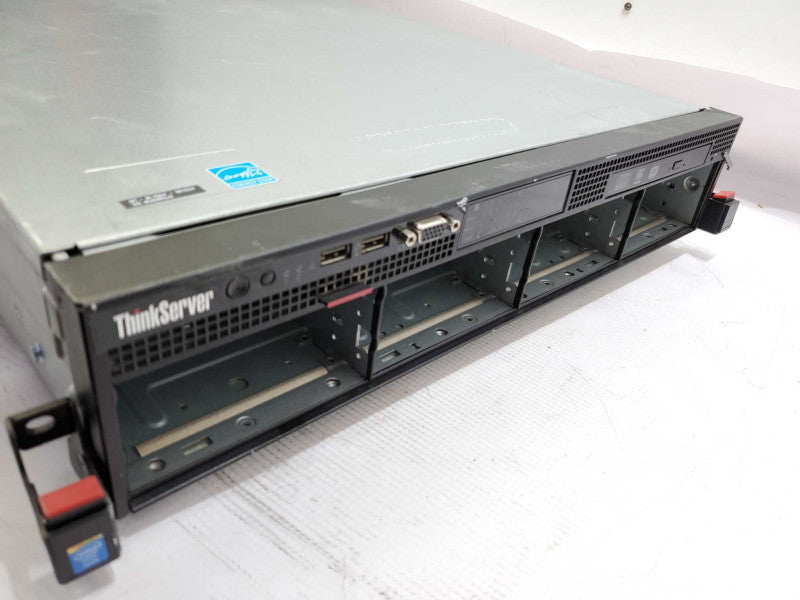 Lenovo ThinkServer RD440 Barebone 2x Xeon E5-2420 v2 @ 2.20GHz No RAM 2x PSU )