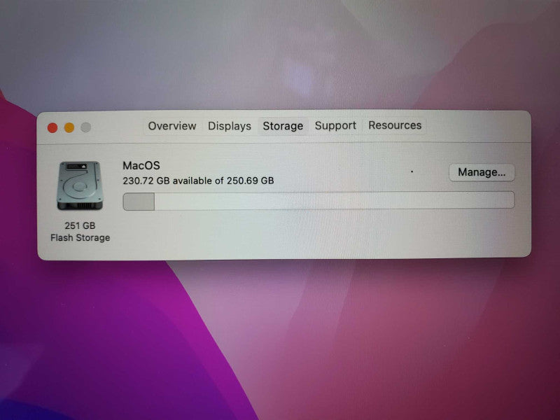 Macbook Pro 2018 13\\" w/ Touch Bar Core i7-8559U @ 2.7 GHz 16GB 250GB SSD (