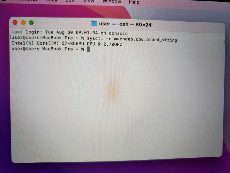 Macbook Pro 2018 13\\" w/ Touch Bar Core i7-8559U @ 2.7 GHz 16GB 250GB SSD (