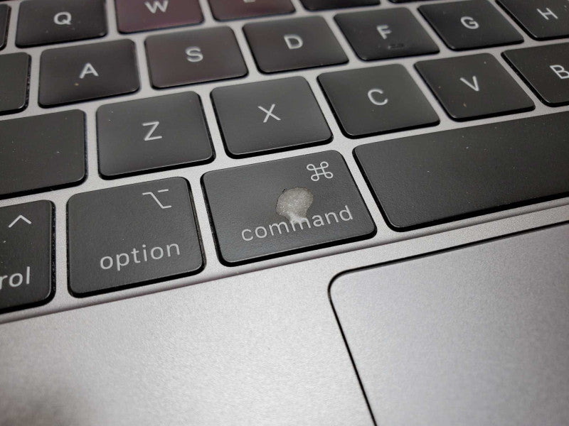 Macbook Pro 2018 13\\" w/ Touch Bar Core i7-8559U @ 2.7 GHz 16GB 250GB SSD (