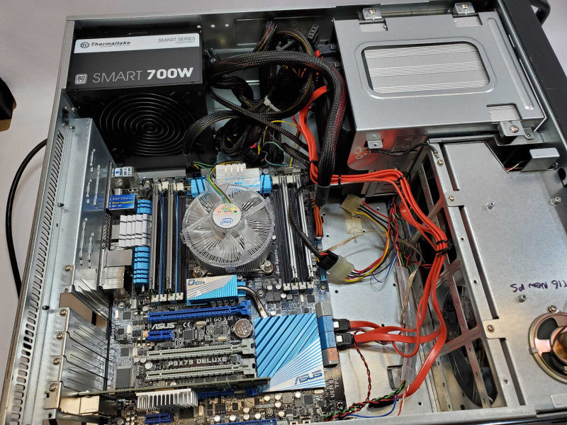 Custom PC Rackeable Core i7-3820 @ 3.6 GHz 32GB 5x 3.5\\" No HDD (