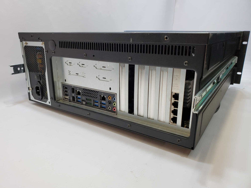 Custom PC Rackeable Core i7-3820 @ 3.6 GHz 32GB 5x 3.5\\" No HDD (