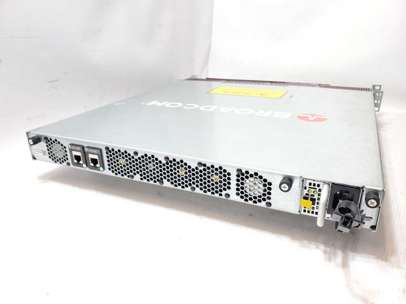 Broadcom 32-Port 100G QSFP ports and 2x 10G Ports, Requires factory reset _