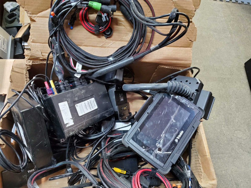 Trimble Peoplenet MS5 7\\" Display Touchscreen w/ 3x Cradle 3x Gateway 3x PSU )