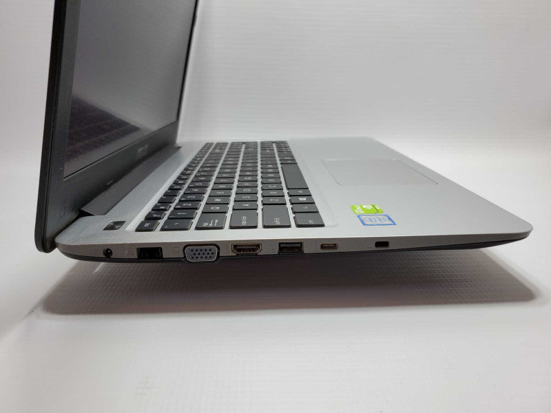 Asus X556U Core i7-7500 @ 2.7 GHz 8GB 700GB HDD GeForce 940MX 2GB (
