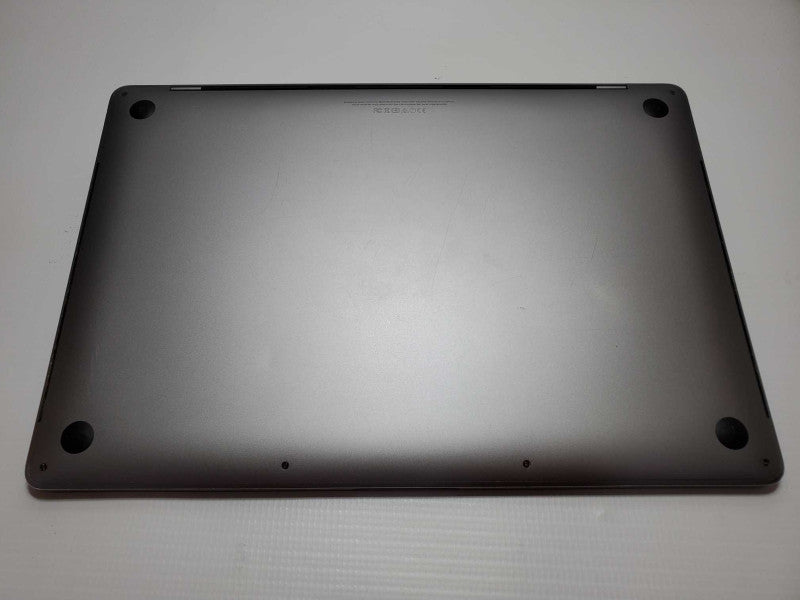 Macbook Pro 2017 15\\" Core i7-7700HQ @ 2.8GHz 16GB 250GB SSD Radeon 2 GB *READ* (