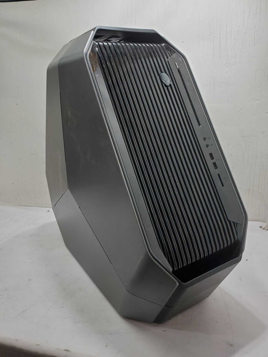 Dell Alienware Area 51 R2, i7-5820k 8GB DDR4 RAM GTX 970 4GB |